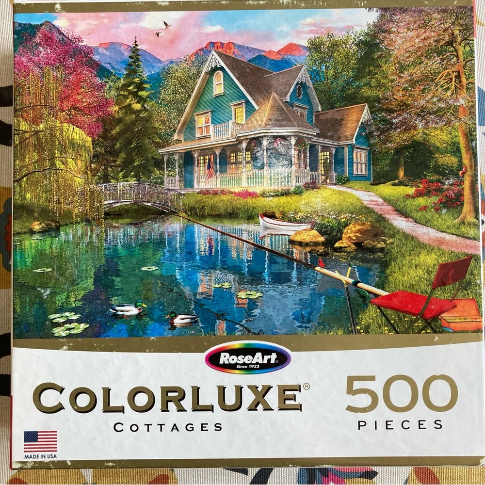 500 piece Jigsaw Puzzle RoseArt Colorluxe lake house Dominic Davison
